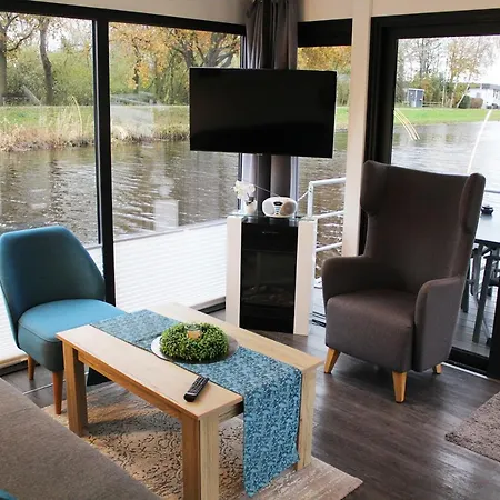 Úszó hotel Hb 8 - Hausboot Bad Bederkesa