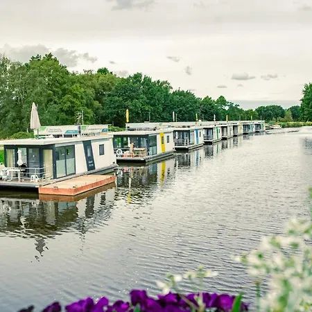 Úszó hotel Hb 8 - Hausboot